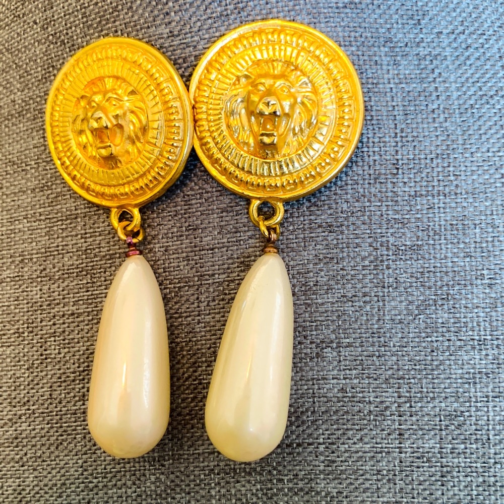 Rare Vintage AK Anne Klein Earrings Gold Tone Faux Pearl Dangle Lion Medallion.